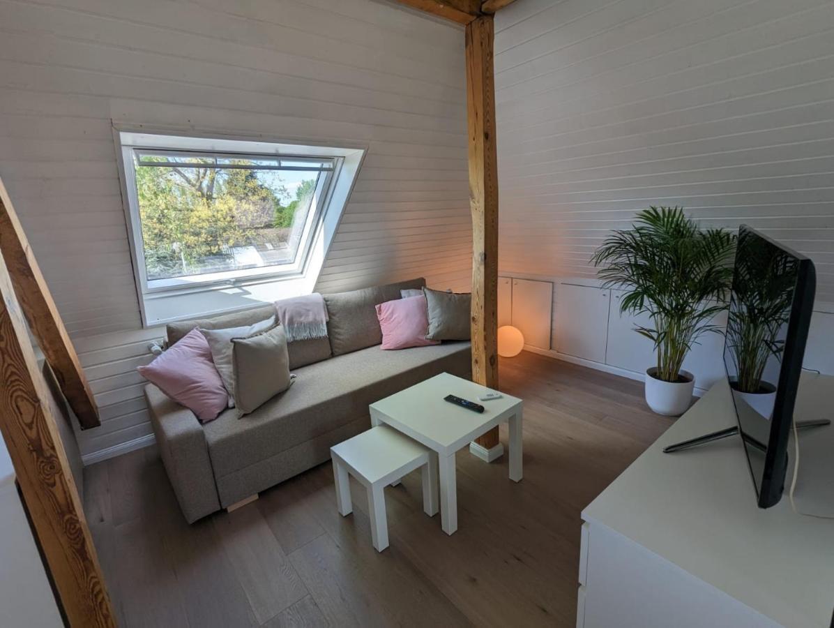Helles Dachgeschoss-Appartement Krefeld Exterior photo