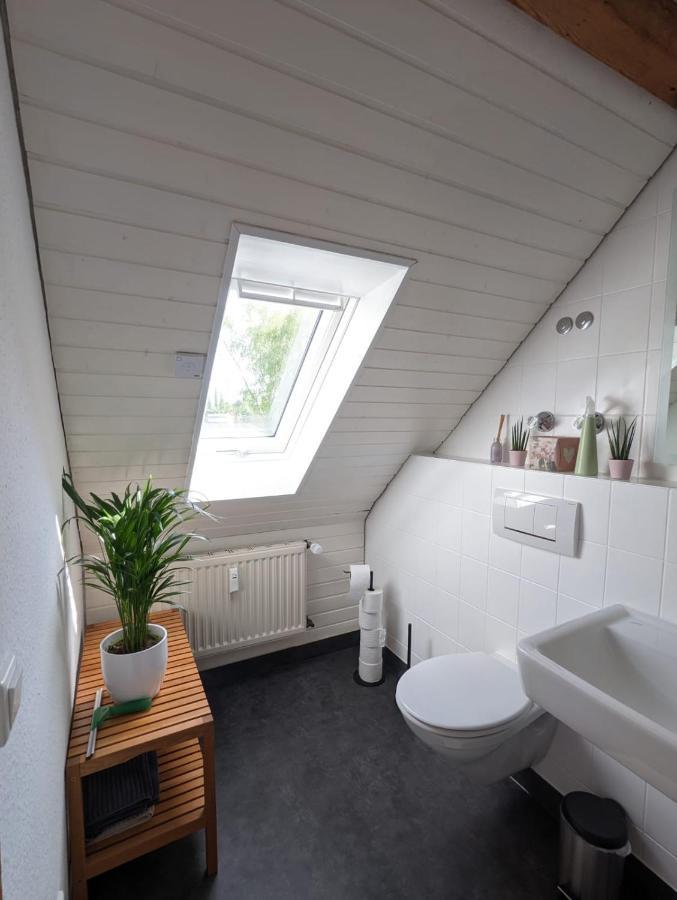 Helles Dachgeschoss-Appartement Krefeld Exterior photo